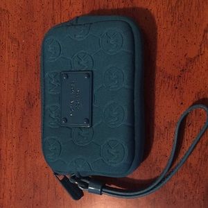 Michael Kors Zip Around Wallet